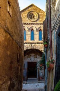 Veduta della chiesa dell'Annunziata di Casertavecchia | Life and News Magazine