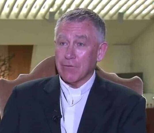 Foto del 2014 del cardinale John Atcherley Dew proveniente dalla Nuova Zelanda