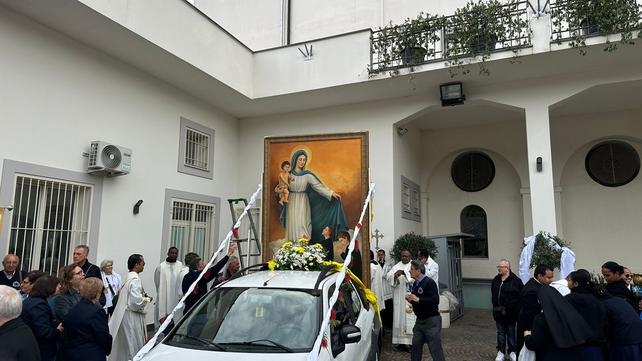 un secolo fa la nascita delle divine vocazioni celebrazioni del centenario nel quartiere pianura di napoli da Lifeandnews.it un secolo fa la nascita delle divine vocazioni celebrazioni del centenario nel quartiere pianura di napoli