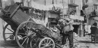 Napoli, vendita acqua "suffregna" nelle classiche mummarelle | Life and News Magazine