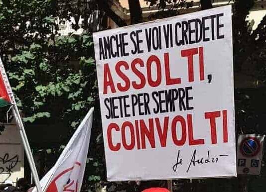 La piazza denuncia l’inerzia del Governo che «mette le mani davanti agli occhi» e si «copre le orecchie per non sentire ciò che succede a Gaza