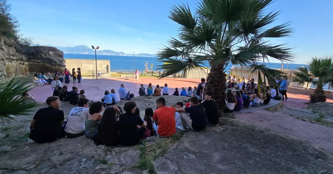 a napoli un flashmob con parole e sentimenti oltre 100 studenti dei licei mercalli e galilei liberano le proprie emozioni
